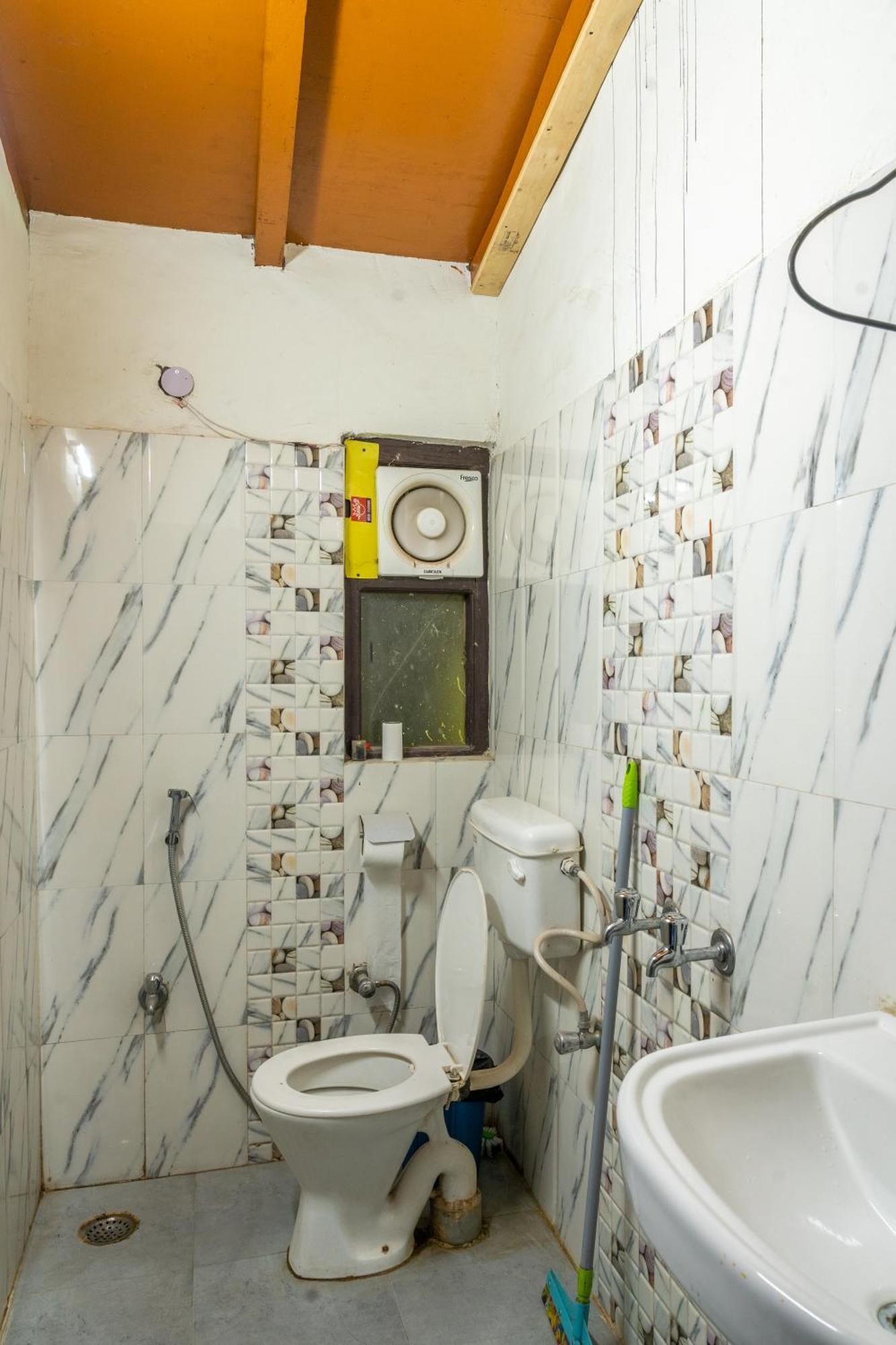 Lushtree Backpackers - Hostel & Cafe Mukteshwar Room photo